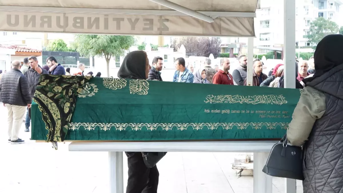 Esenyurt'ta Çöp Kamyonu Çarptı, Kadın Hayatını Kaybetti
