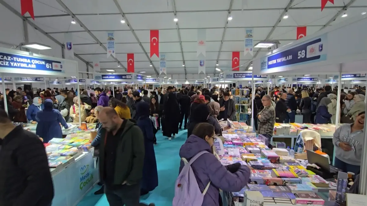 Üsküdar Kitap Fuarı: Kitap Okuma Alışkanlığını Destekliyor