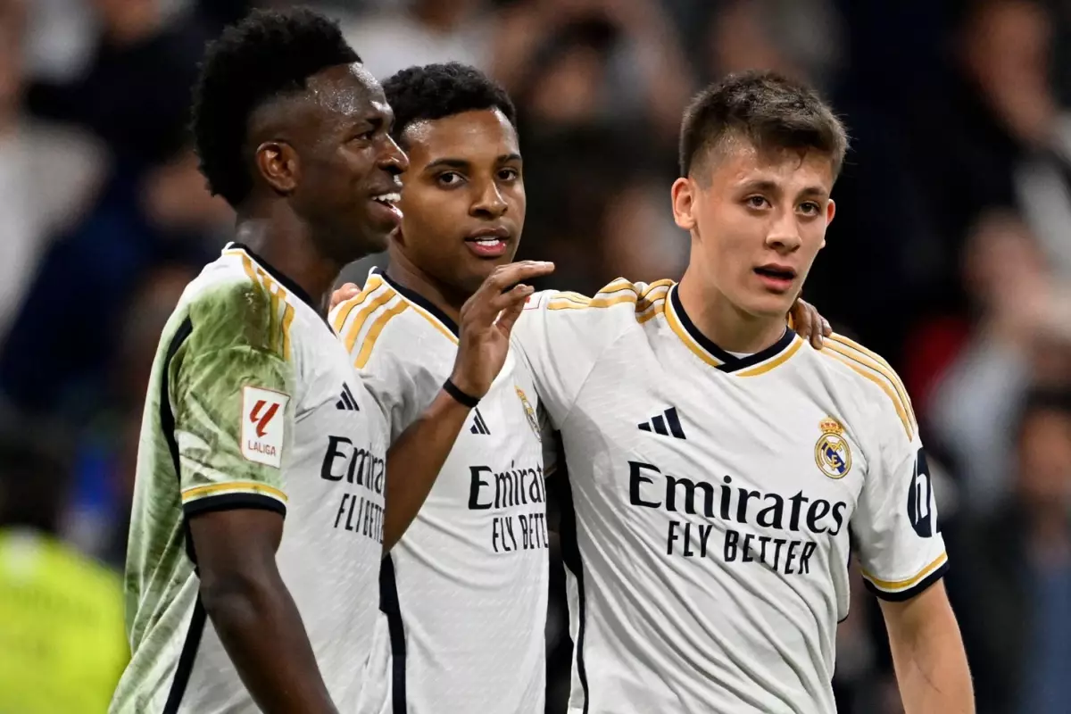 Real Madrid'in yıldızı sevgilisini aldatmış, mesajlar ifşa oldu!