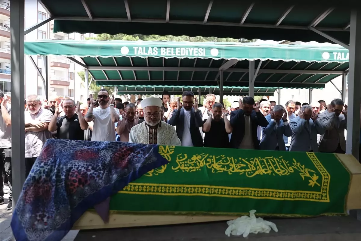 Kayseri'de Kırım Kongo Kanamalı Ateşi nedeniyle genç kadın vefat etti.