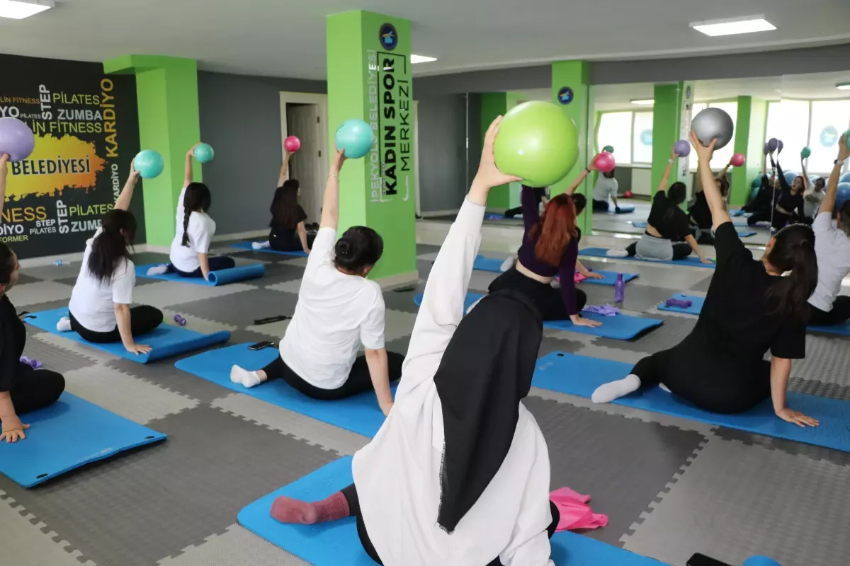 VAN'da Kadınlara Ücretsiz Spor Merkezleri Açıldı