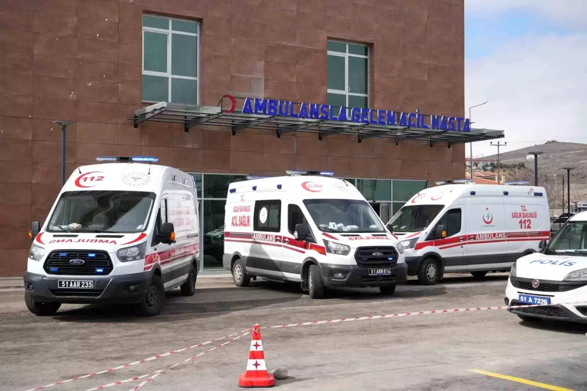 Zehirli Yabani Ot Aileyi Zehirledi