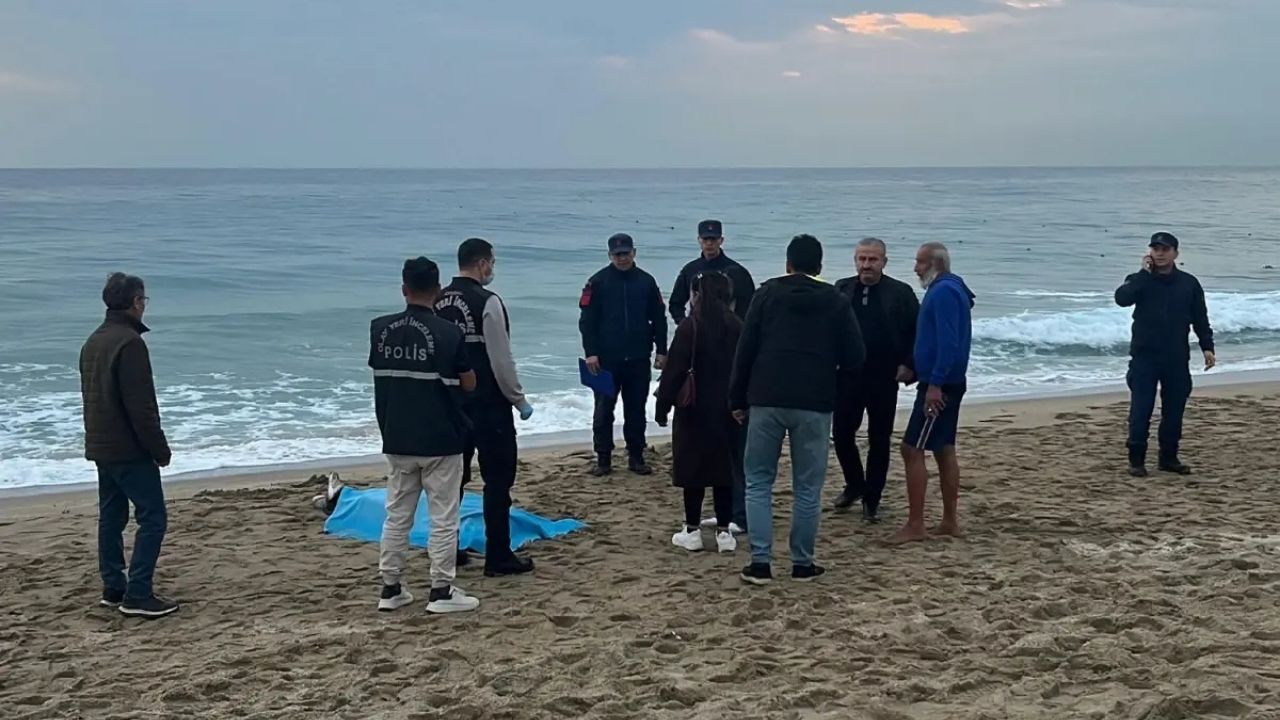 Alanya’da Sahilde Kadın Cesedi Bulundu