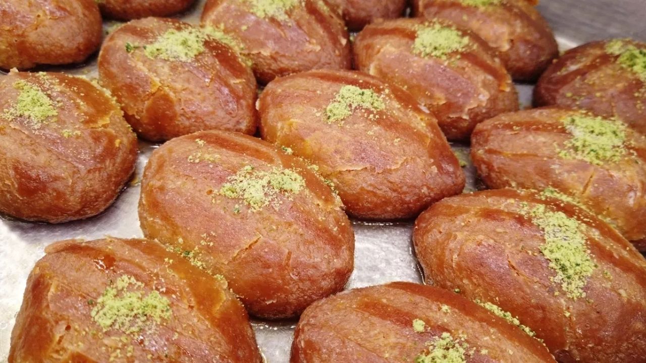 Ağızda dağılan şekerpare tarifi: Şerbeti tam kıvamında