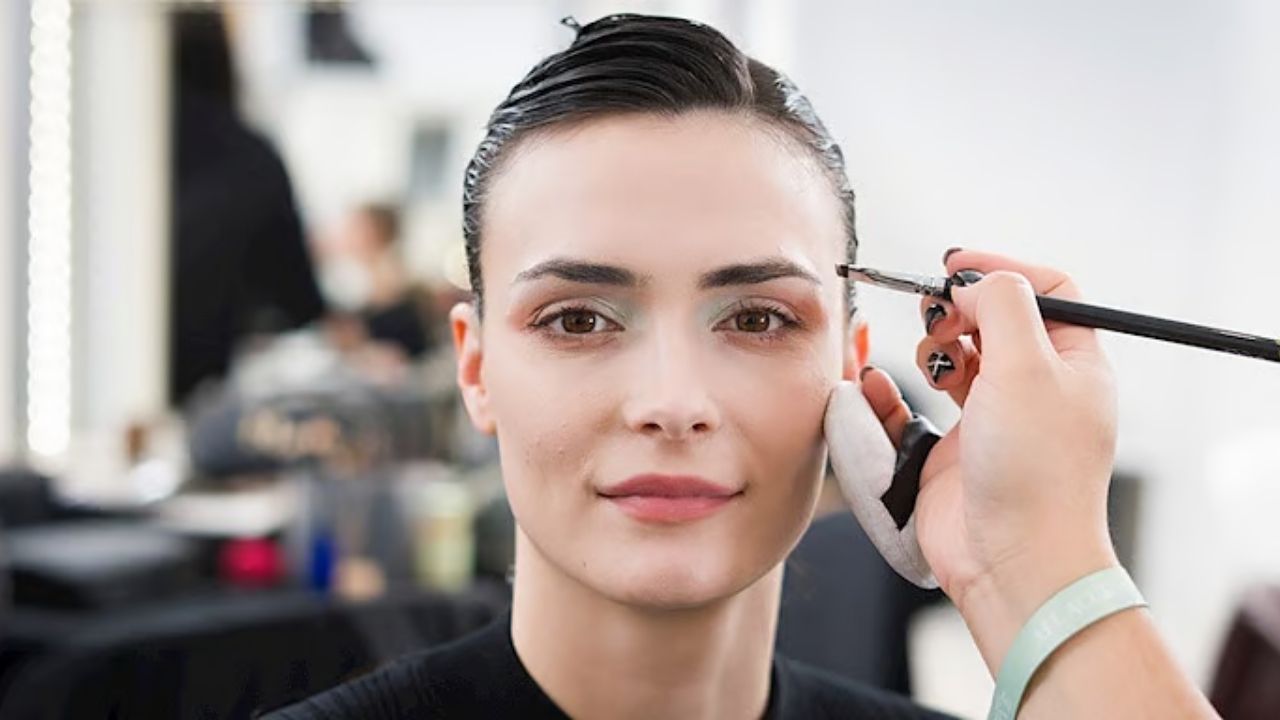 Eye Maxxing Trendiyle Göz Rengini Öne Çıkarın
