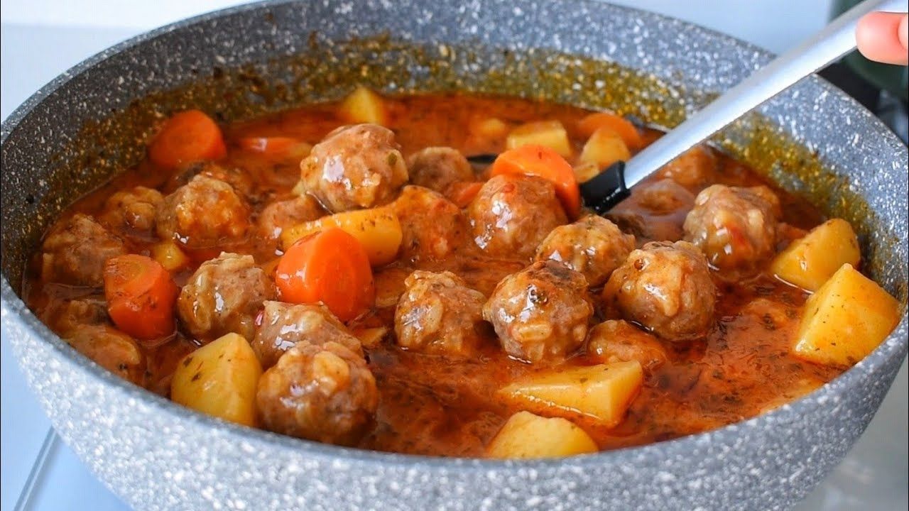 Ekşili Köfte Tarifi: Lokum Gibi Köftelerle Nefis Ev Yemeği
