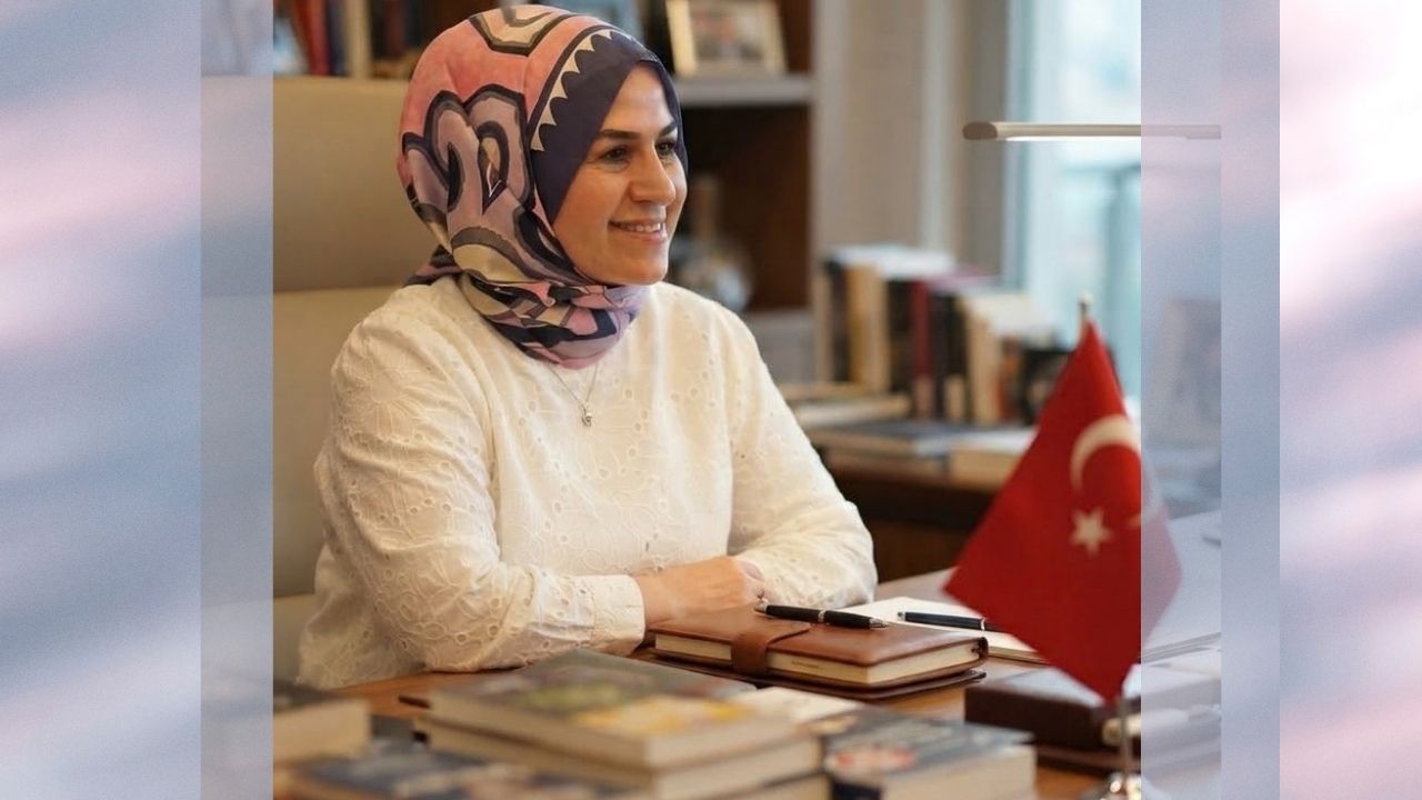 Saliha Oktay, Yazar Kadın’da Köşe Yazarlığına Başladı