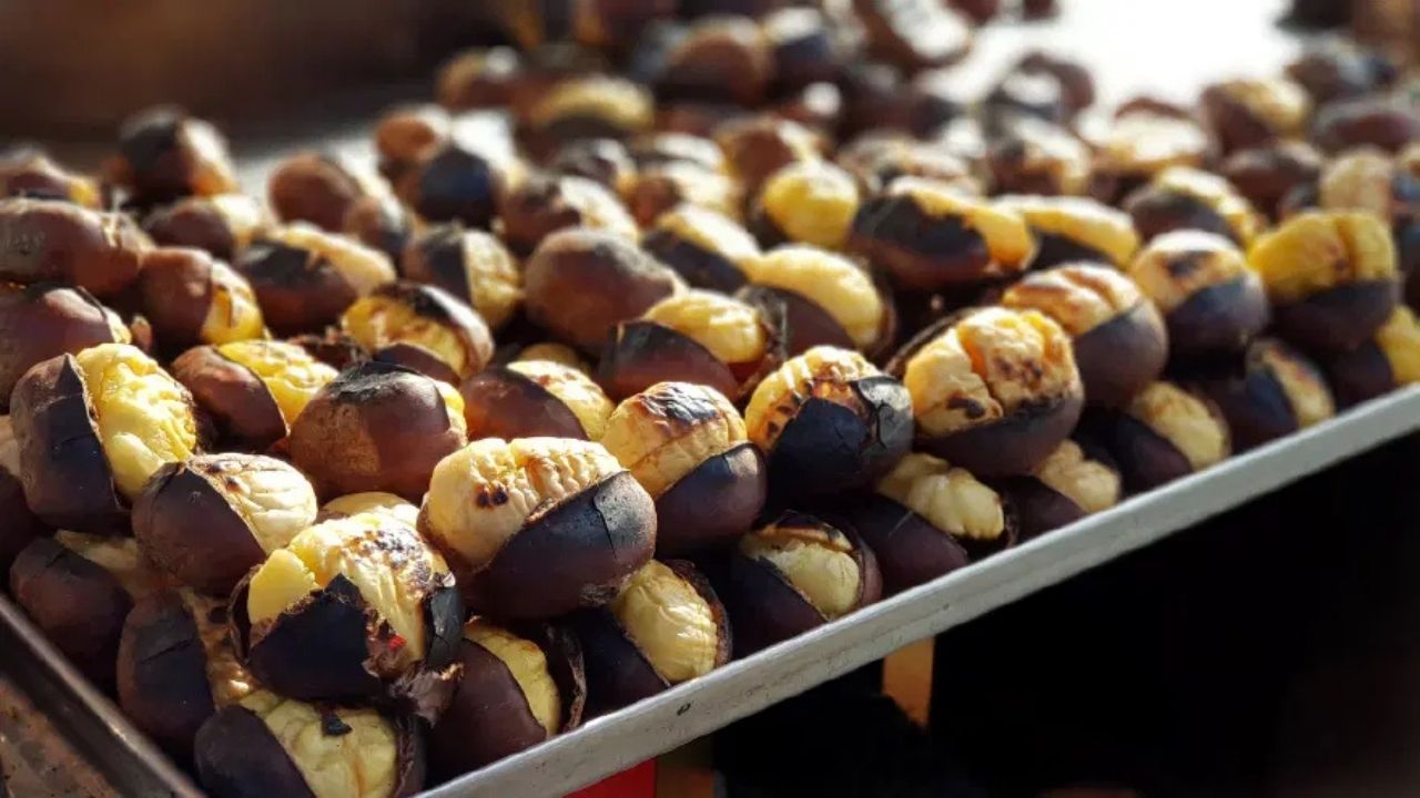 Serin Havalarda Kestane Sezonu Açıldı: Bir Porsiyonu 100 Lira