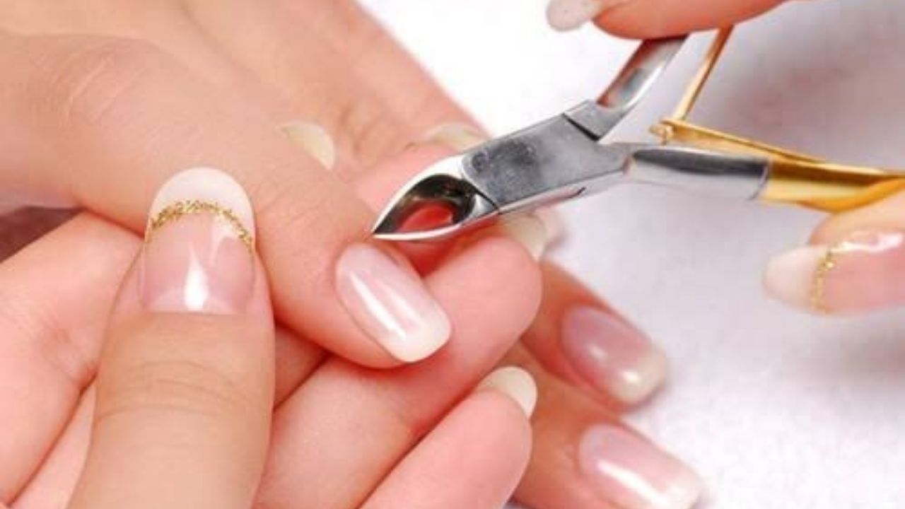 Manikür Nedir? Evde Doğru Manikür Nasıl Yapılır?