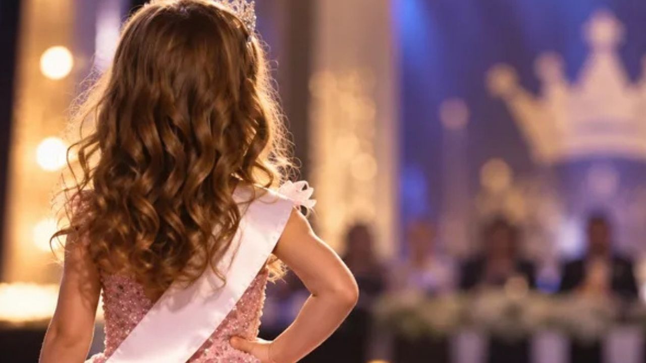 Antalya’da çocuk güzellik yarışması iptal edildi: Bakanlık harekete geçti