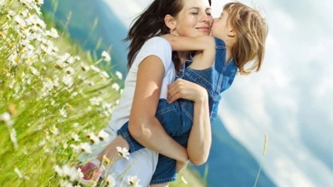 Bir Annenin Sevgisi Her Şeyin Üstesinden Gelir