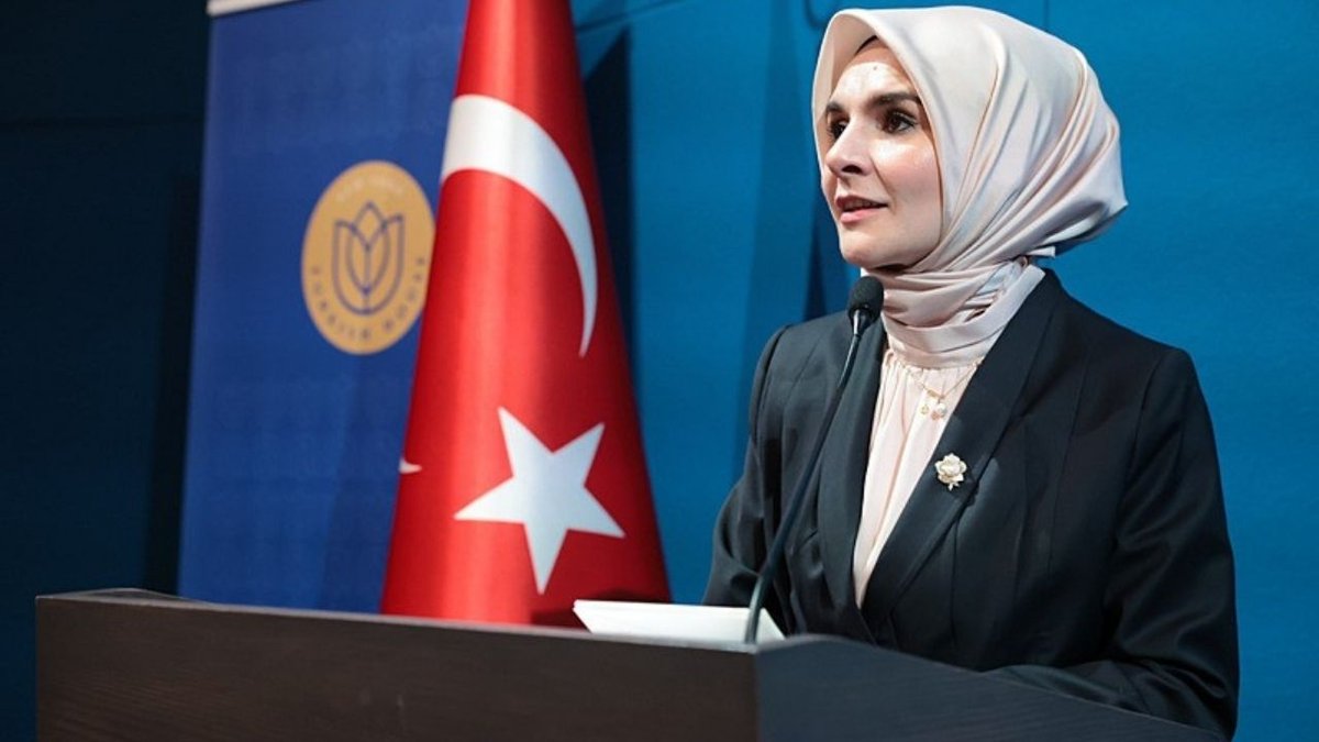 Bakan Göktaş, Yeni Düzenleme Hakkında Bilgi Verdi: 15 Yaş Altı Çocuklar İçin Sosyal Ağlar Hizmet Vermeyecek