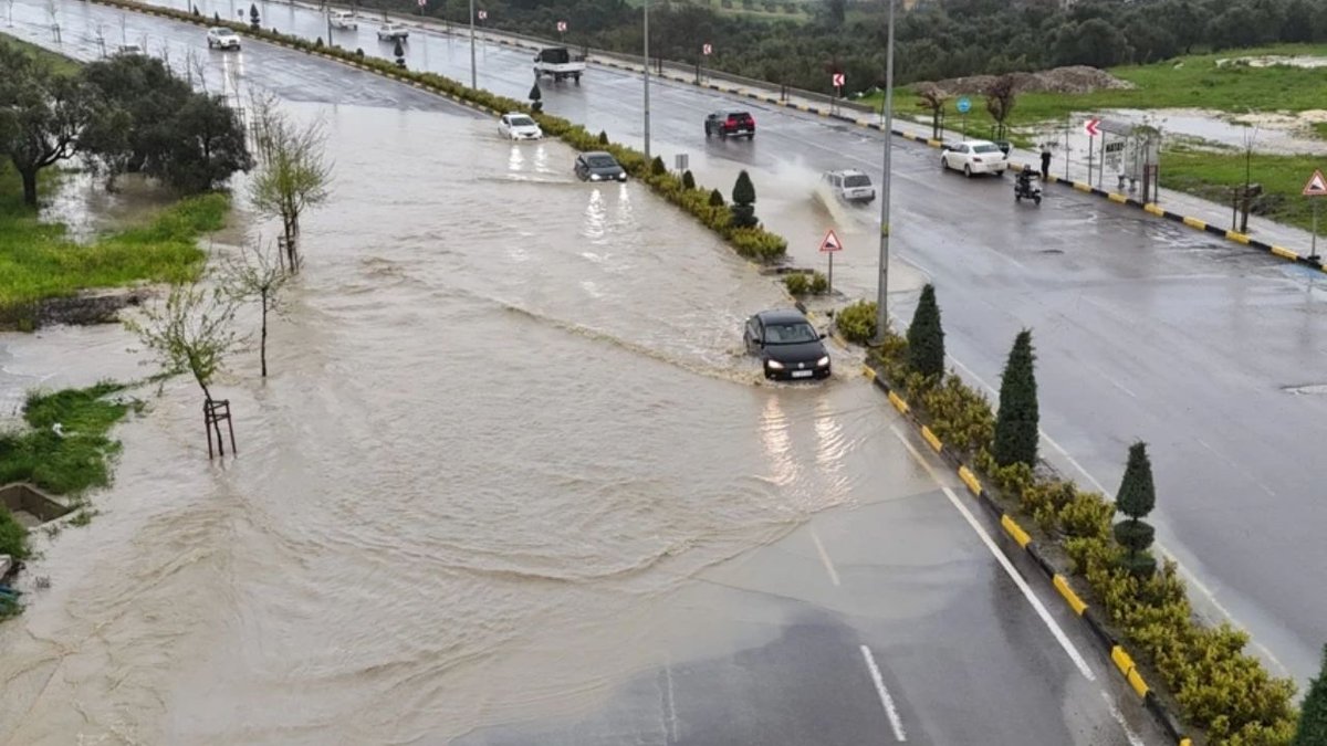 Antakya’da Kuvvetli Yağış Nedeniyle Eğitime 1 Gün Ara Verildi