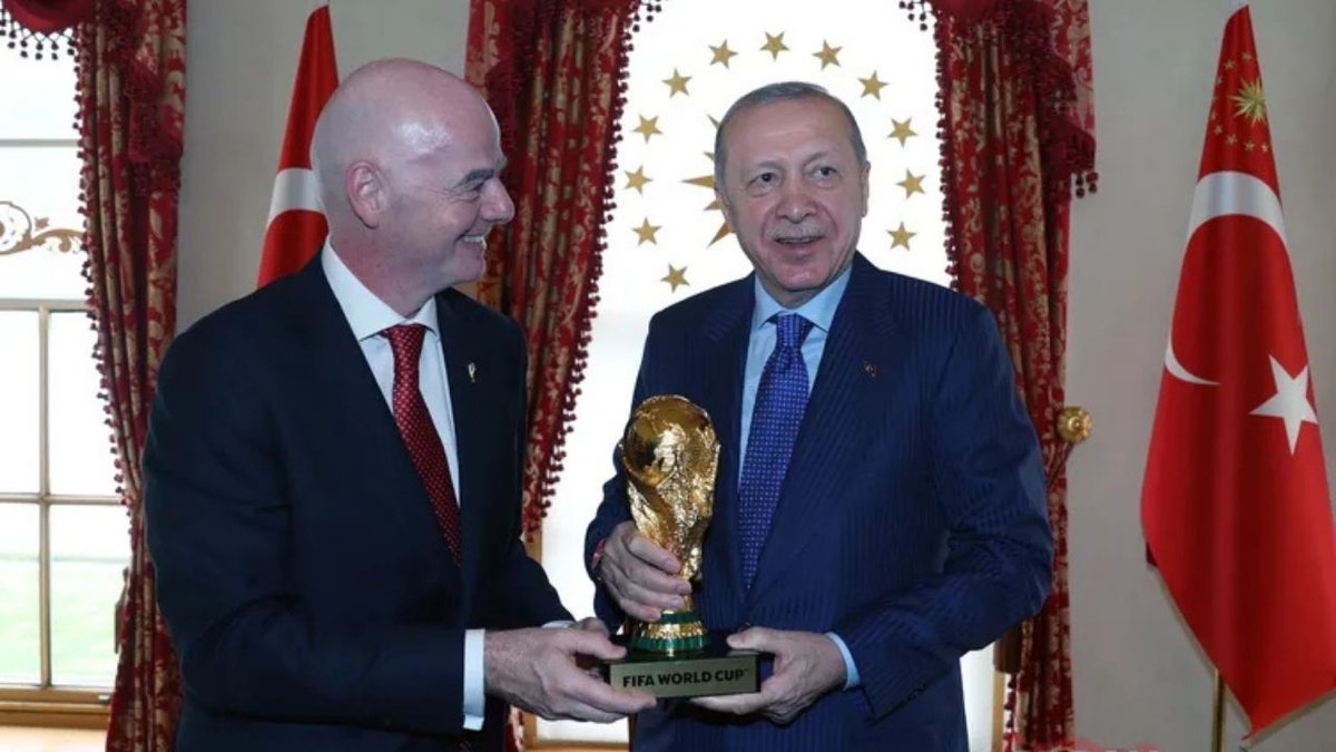 Cumhurbaşkanı Erdoğan, FIFA Başkanı Infantino ile İstanbul’da Görüştü
