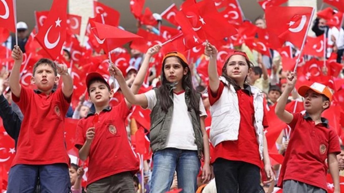 MEB'den 23 Nisan Güvenlik Açıklaması: Kutlamalar İptal Mi Edildi?
