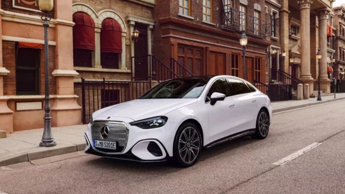 2027 Mercedes-Benz C-Serisi Tanıtıldı: Tam Elektrikli Dönüşüm