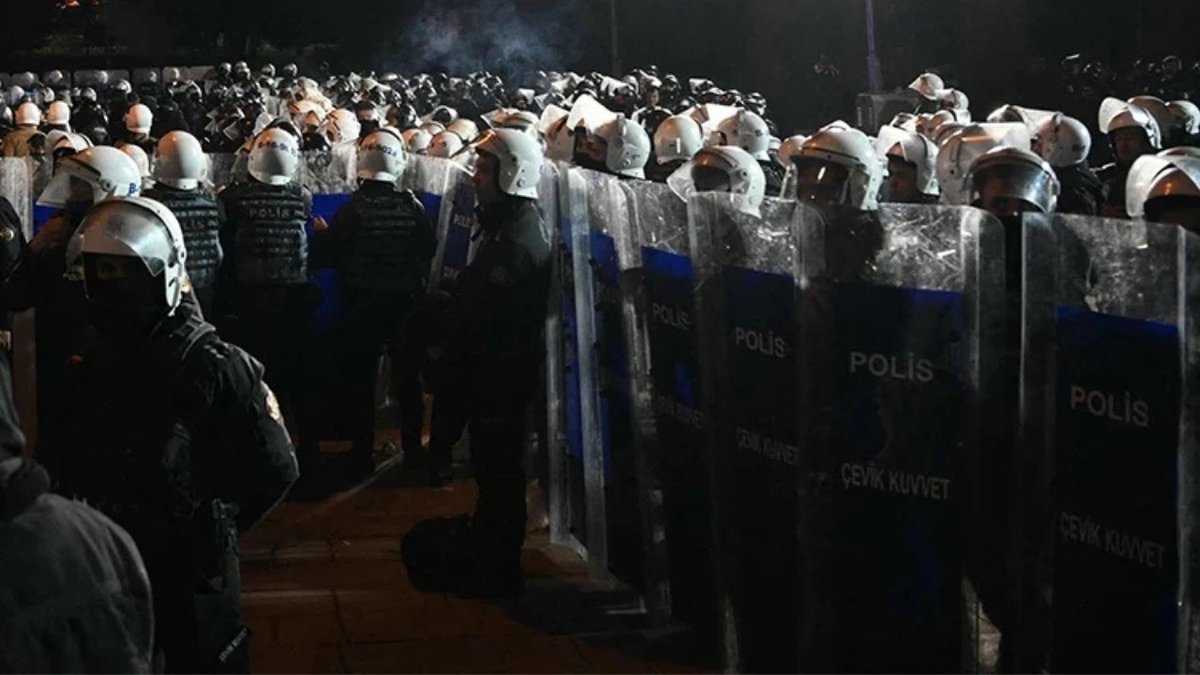 İstanbul’da İzinsiz Gösteriye 575 Gözaltı