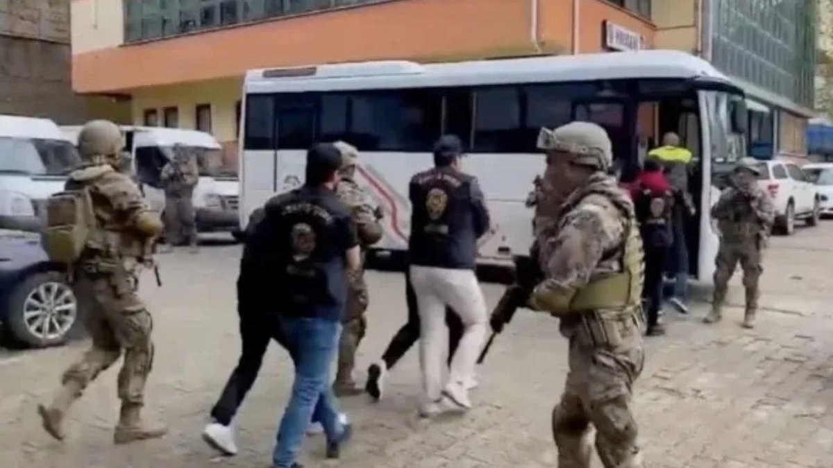 Artvin Merkezli 22 İlde Organize Suç Operasyonu: 23 Kişi Tutuklandı