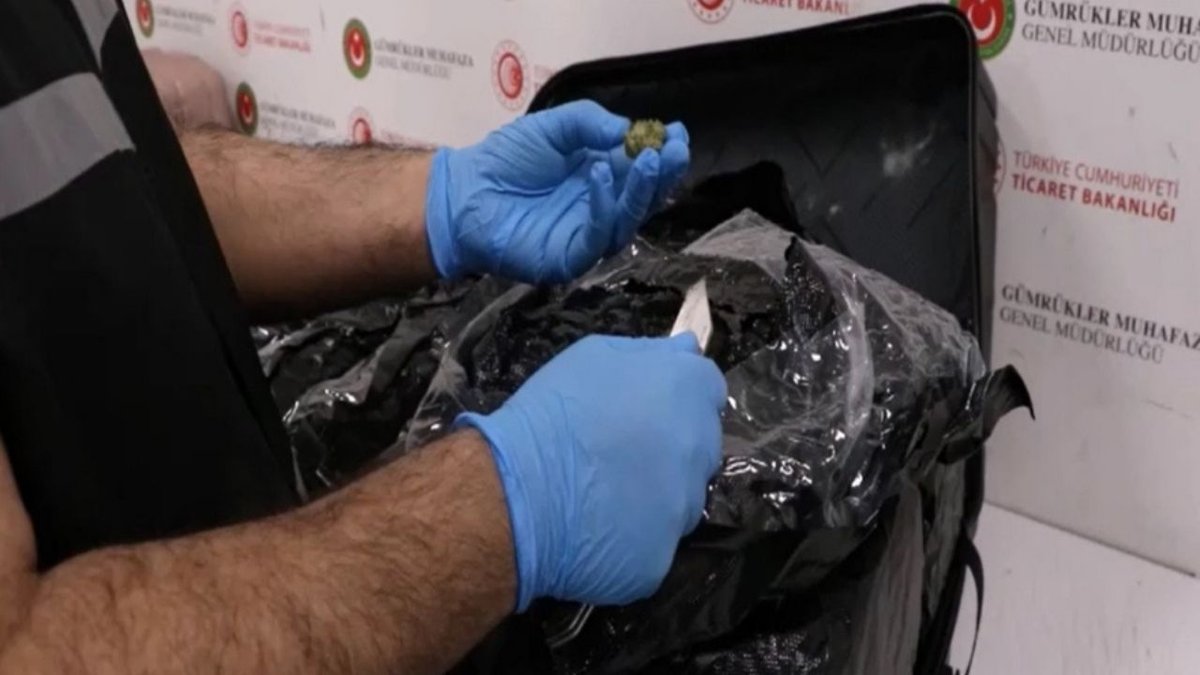 İstanbul Havalimanı’nda Milyonluk Uyuşturucu Operasyonu: İki İngiliz Yolcu Tutuklandı
