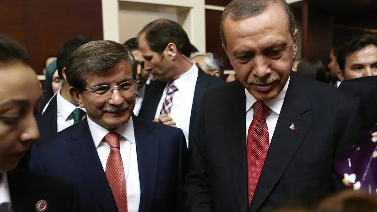 Erdoğan’ın Başdanışmanı Mustafa Akış’tan Davutoğlu’na Sert Yanıt: “Sizinle Vakit Kaybedecek Durumda Değiliz”