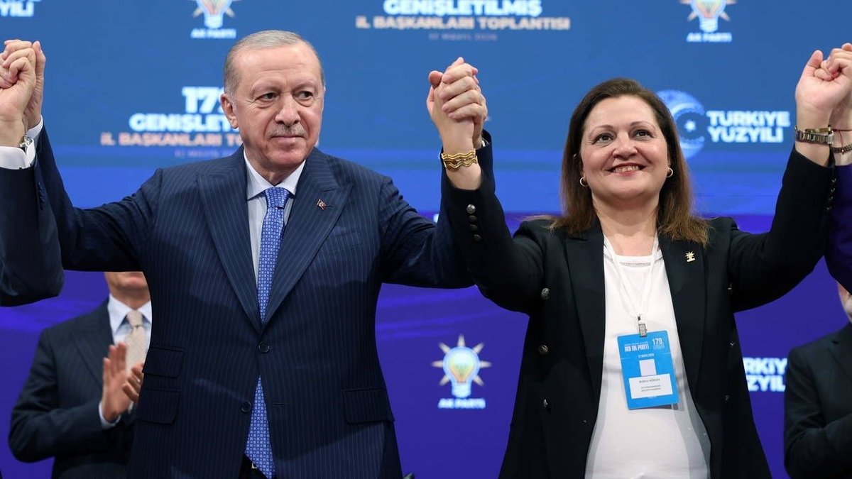 Afyonkarahisar Belediye Başkanı Burcu Köksal Resmen AK Parti’ye Katıldı