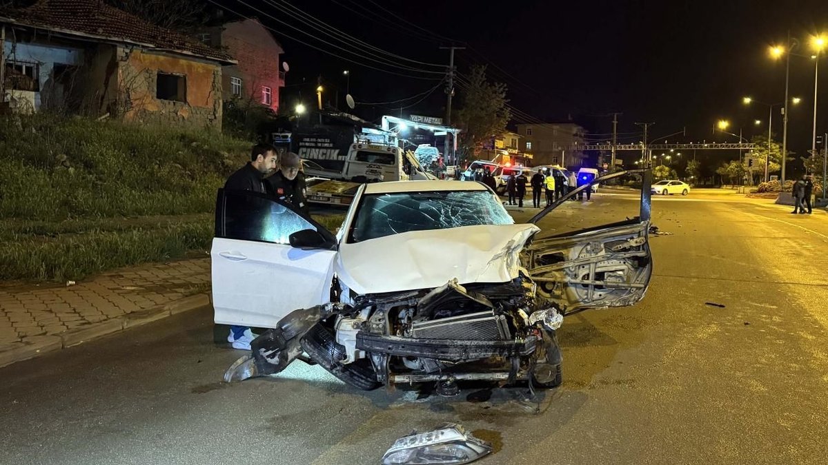 Kırıkkale’de Feci Kaza: Park Halindeki Çekiciye Çarpan Otomobilde 1 Ölü, 1 Yaralı