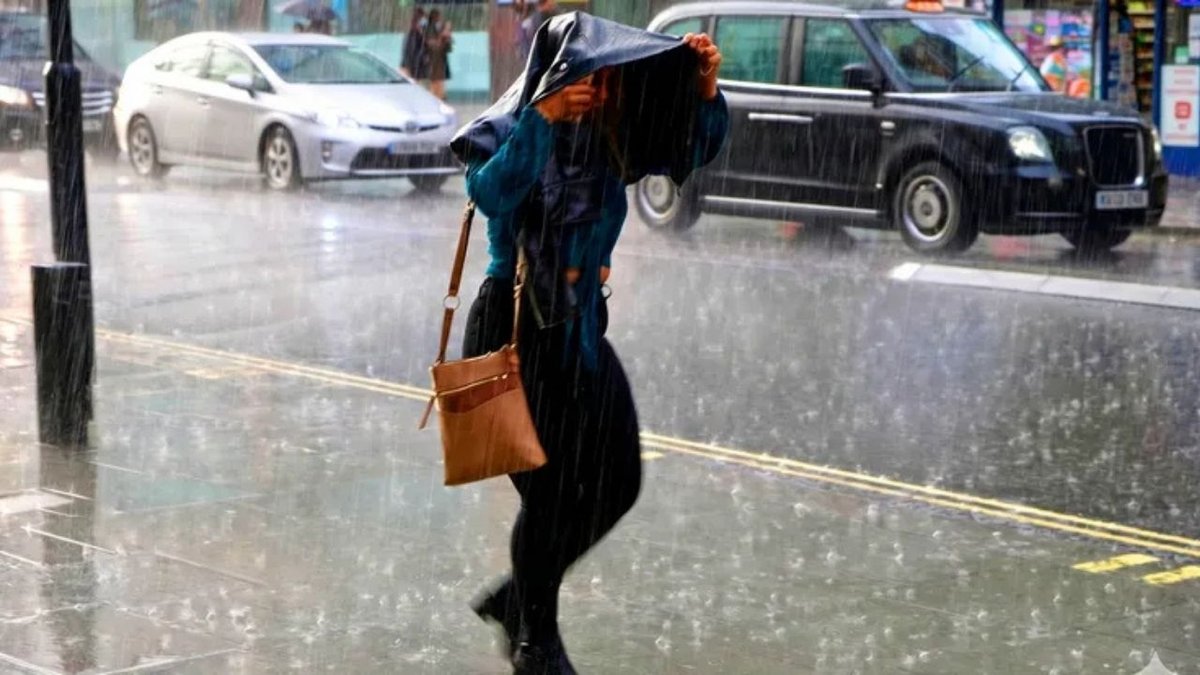 Hafta Sonu Hava Durumu: İstanbul’a Şemsiye, Ege ve Akdeniz’e Erken Yaz Geliyor