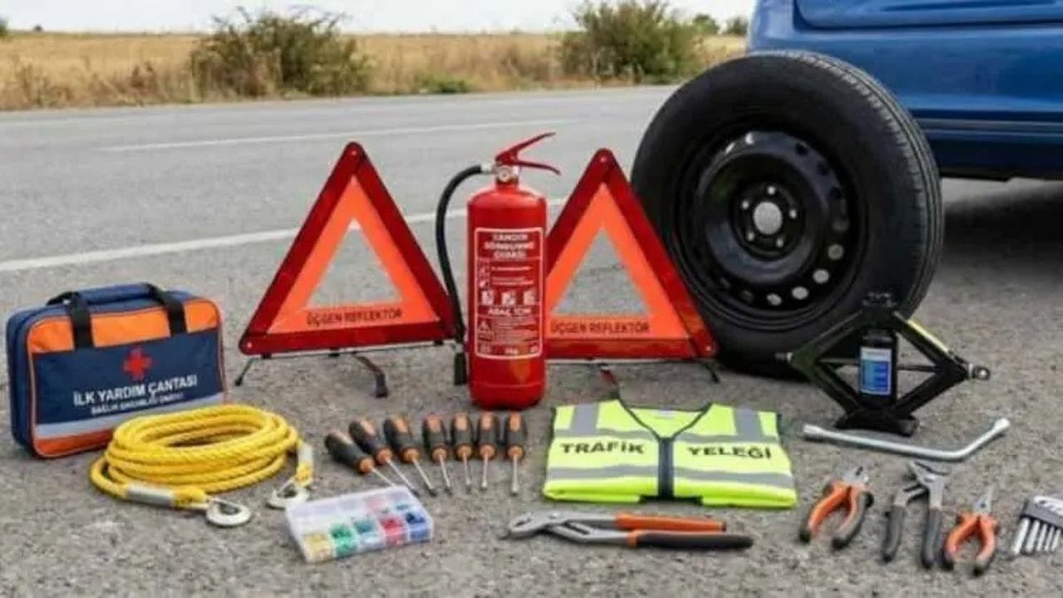Araç Sahipleri Dikkat! Zorunlu Güvenlik Ekipmanlarına Yenileri Eklendi