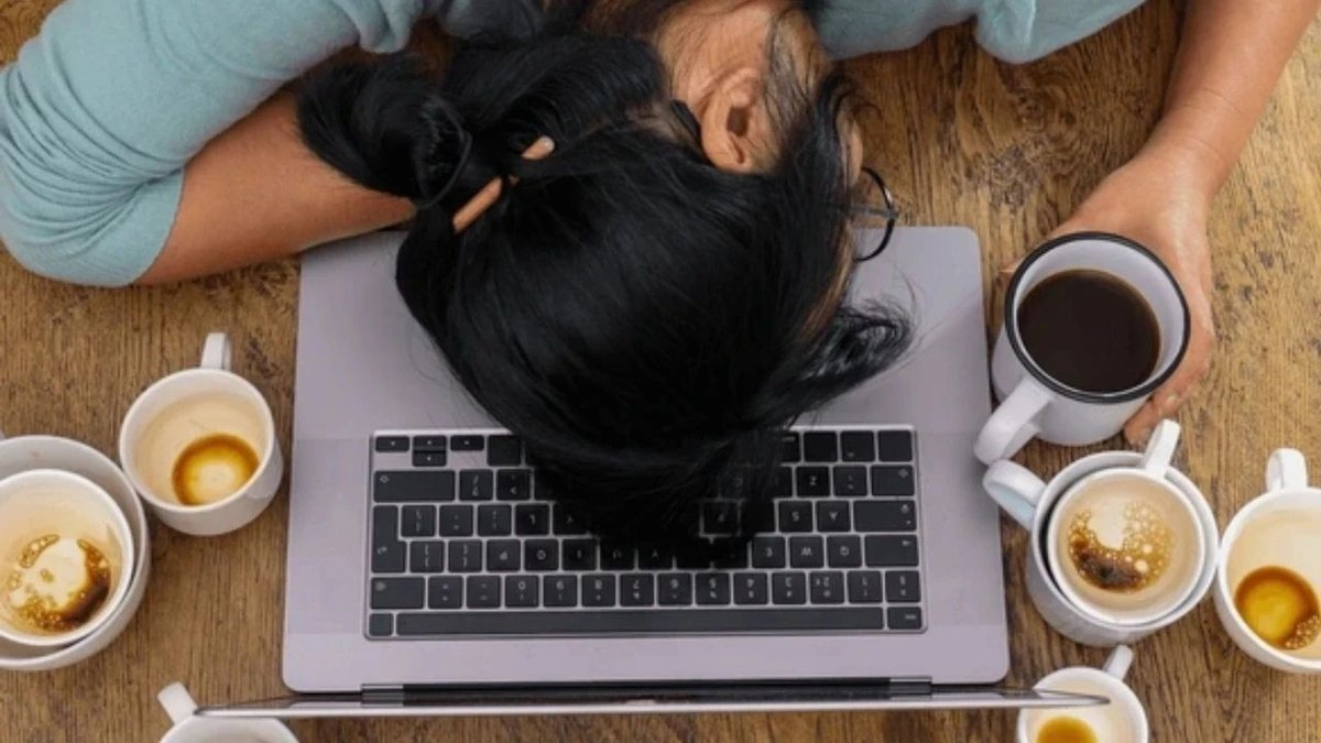 Günde 3 Fincanı Geçenler Dikkat: Kahve Bağımlılığı Uykusuzluk Ve Kalp Sorunlarını Tetikliyor