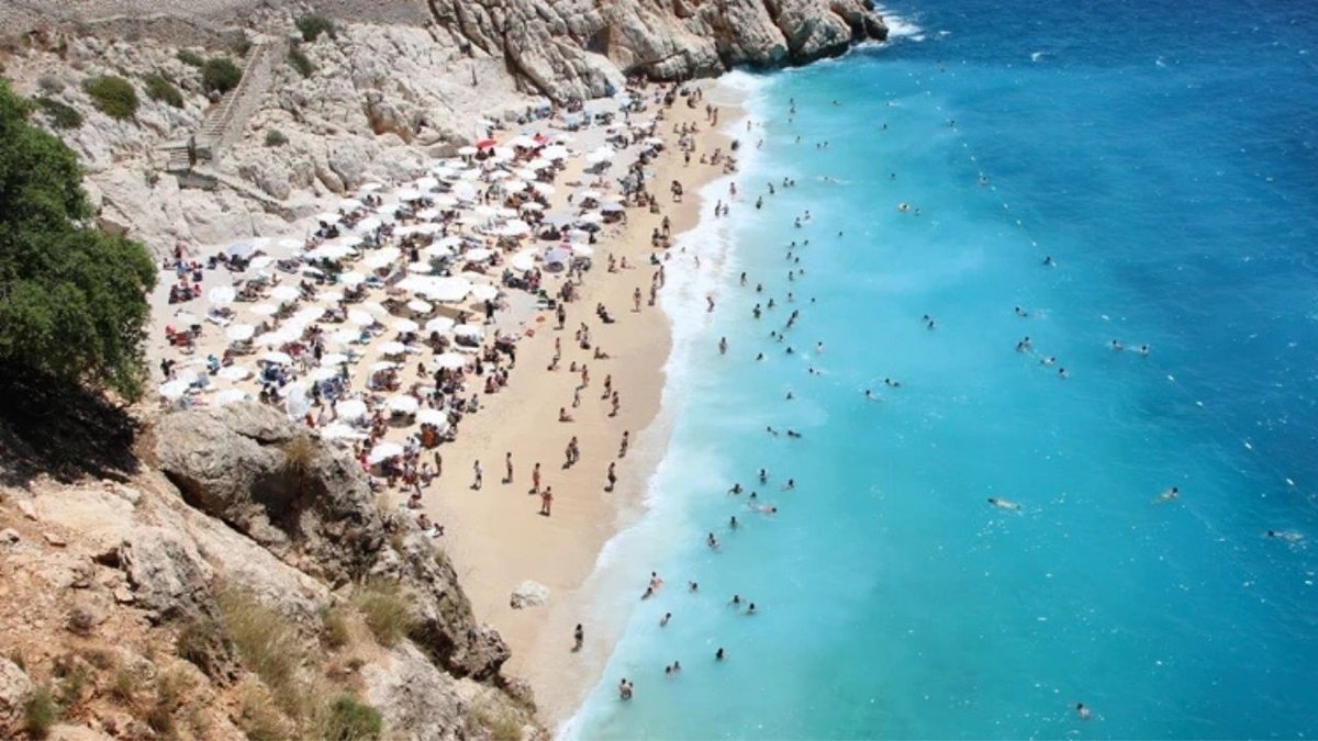 Kaputaş Plajı Avrupa’nın En İyi 10 Plajı Arasında: Kaş Turizmine Büyük Moral