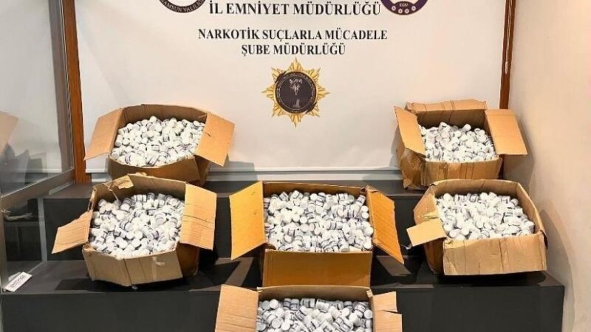 Samsun’da Kiralık Araçta 225 Bin Uyuşturucu Hap Ele Geçirildi: 3 Şüpheli Gözaltında
