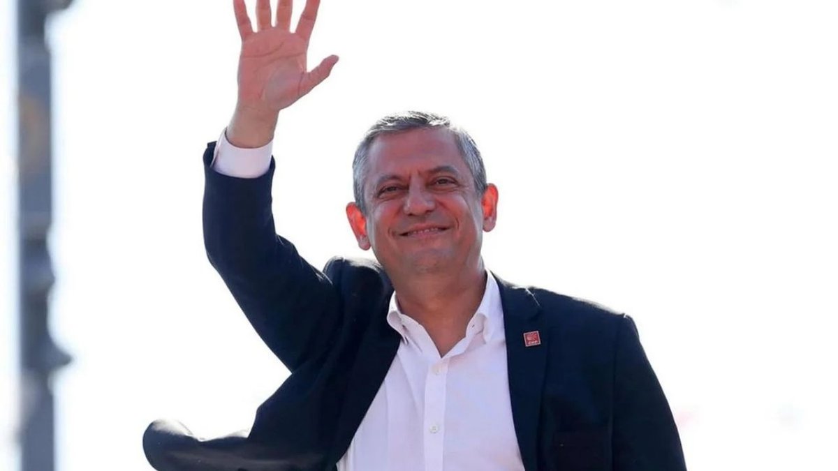 Özgür Özel’in Genç Parti hamlesi kulisleri karıştırdı: CHP’ye kapılar kapalı