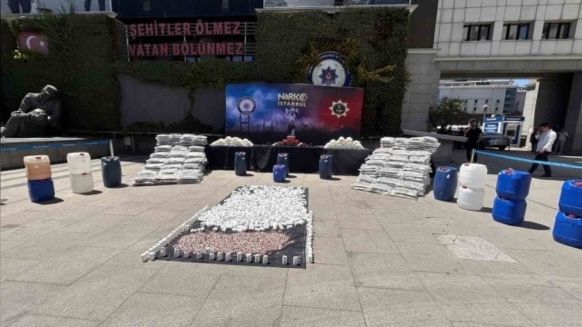 İstanbul Merkezli Dev Uyuşturucu Operasyonu: 1 Ton 285 Kilo Madde Ele Geçirildi, 15 Şüpheli Tutuklandı