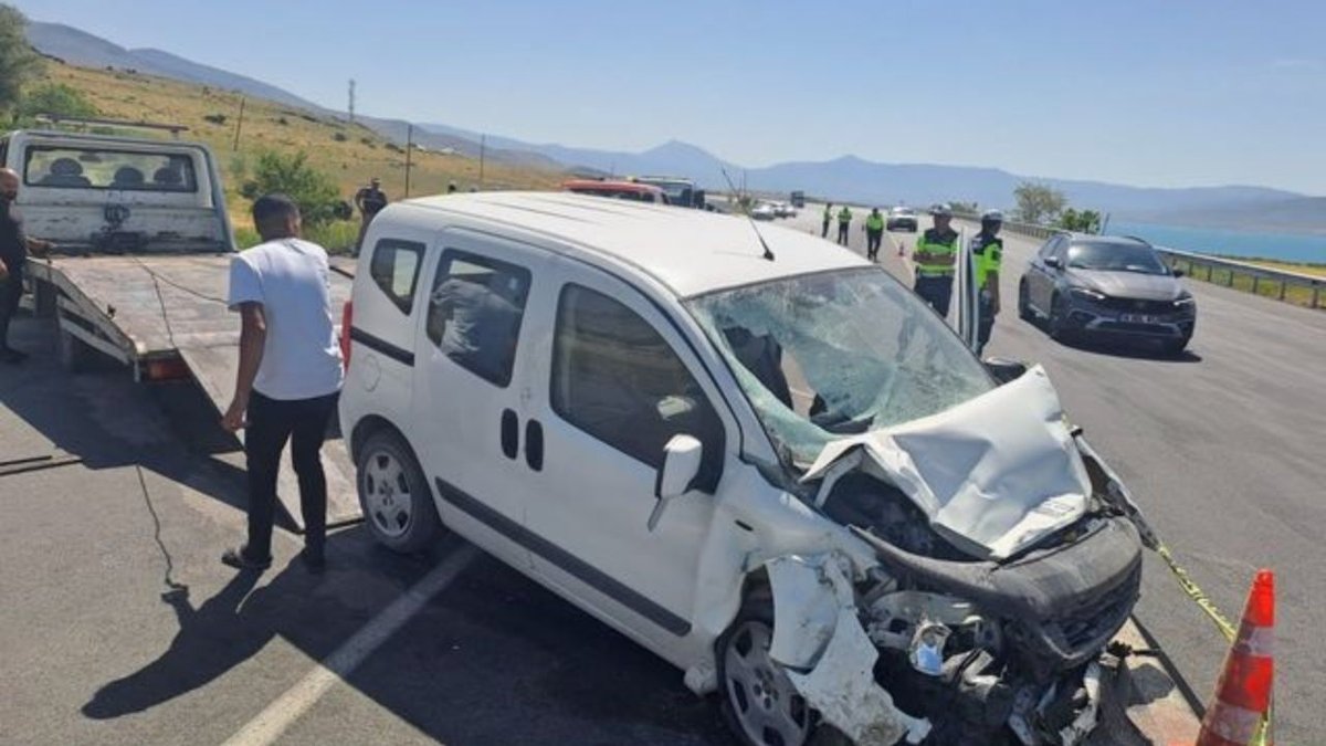 Van’da Kahreden Kaza: 1 Asker Şehit, 4 Asker Yaralı