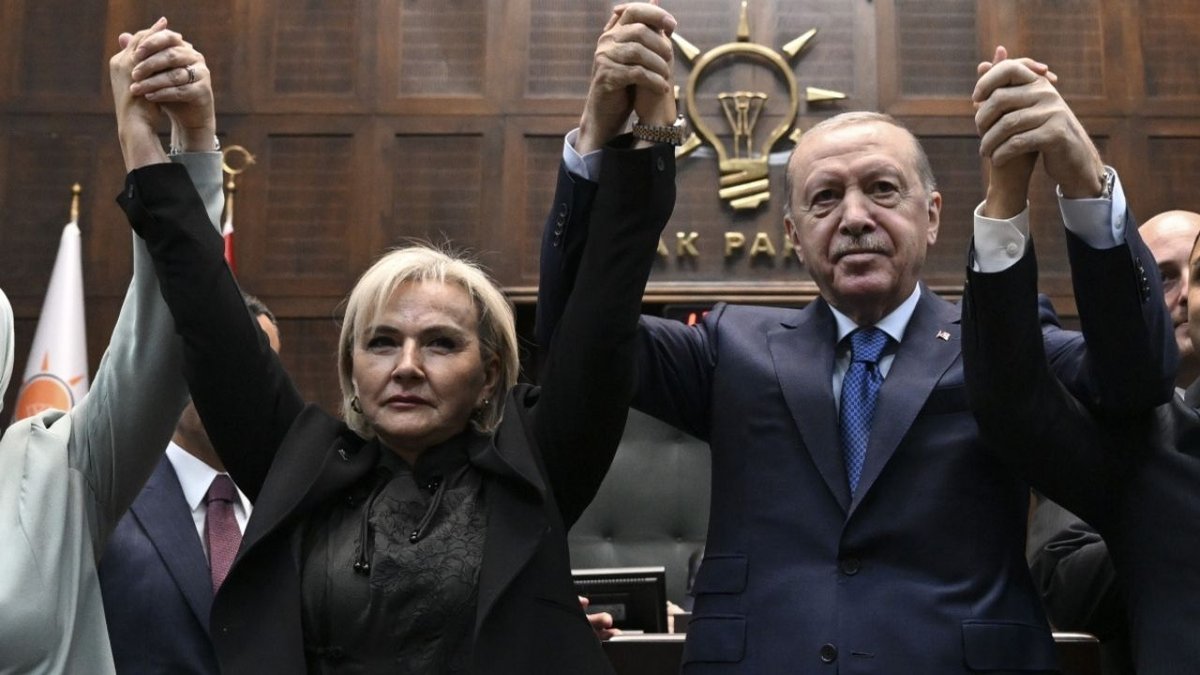 CHP’den Akp’ye Geçen Nimet Özdemir ‘Mecbur Kaldım’ Demiş