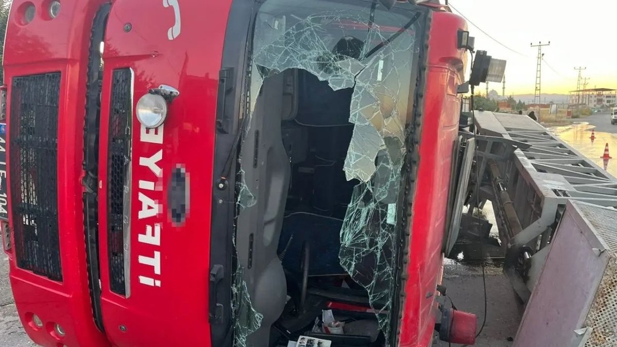 Yangına Müdahale Ederken Devrilen İtfaiye Aracı Malatya’da Üç Personel Yaralandı