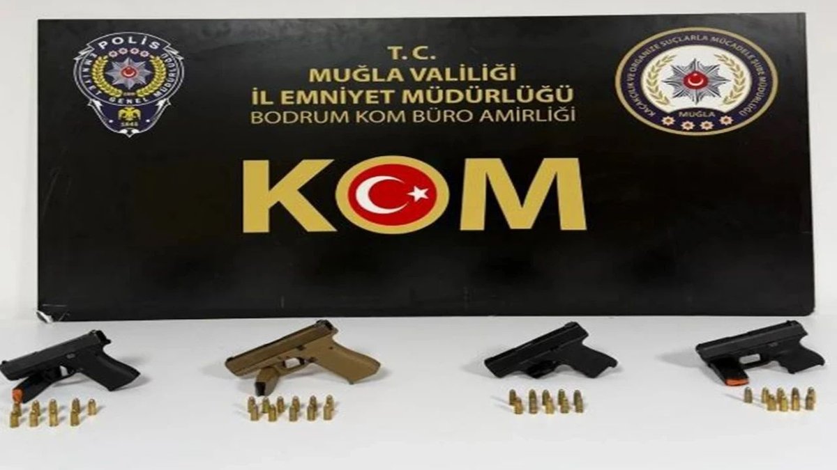 Bodrumda Çantalarda Ruhsatsız Silah Yakalandı Dört Şüpheli Tutuklandı