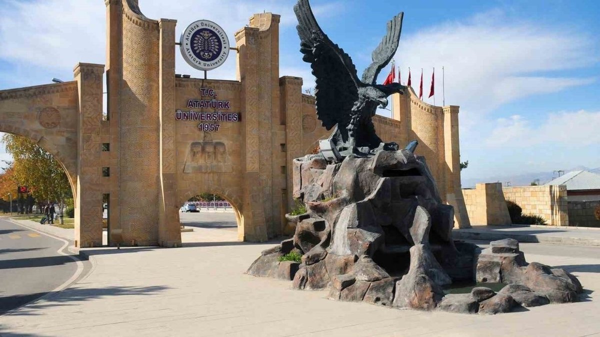 Atatürk Üniversitesi Bilimsel Başarıda Türkiye Liderliğine Yerleşti