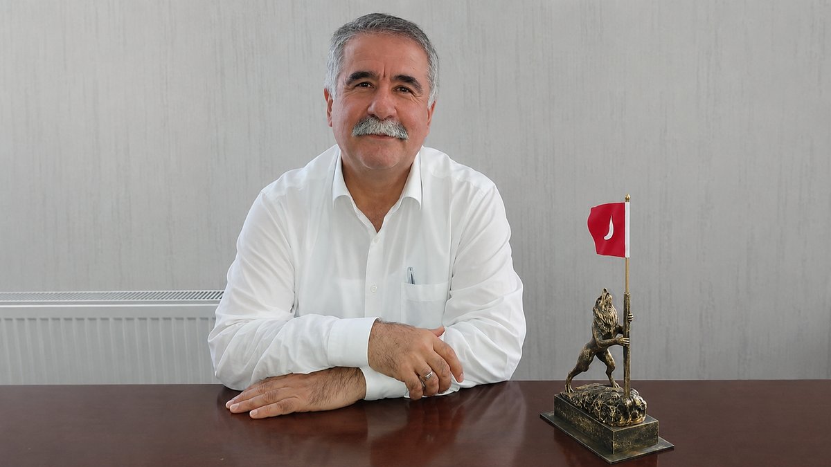 Ahmet Sandal, Yazar Gazetesi'nin Yeni Köşe Yazarı Oldu: 100 Yazarlı Güçlü Kadro 31 Ağustos'ta Tamamlanıyor