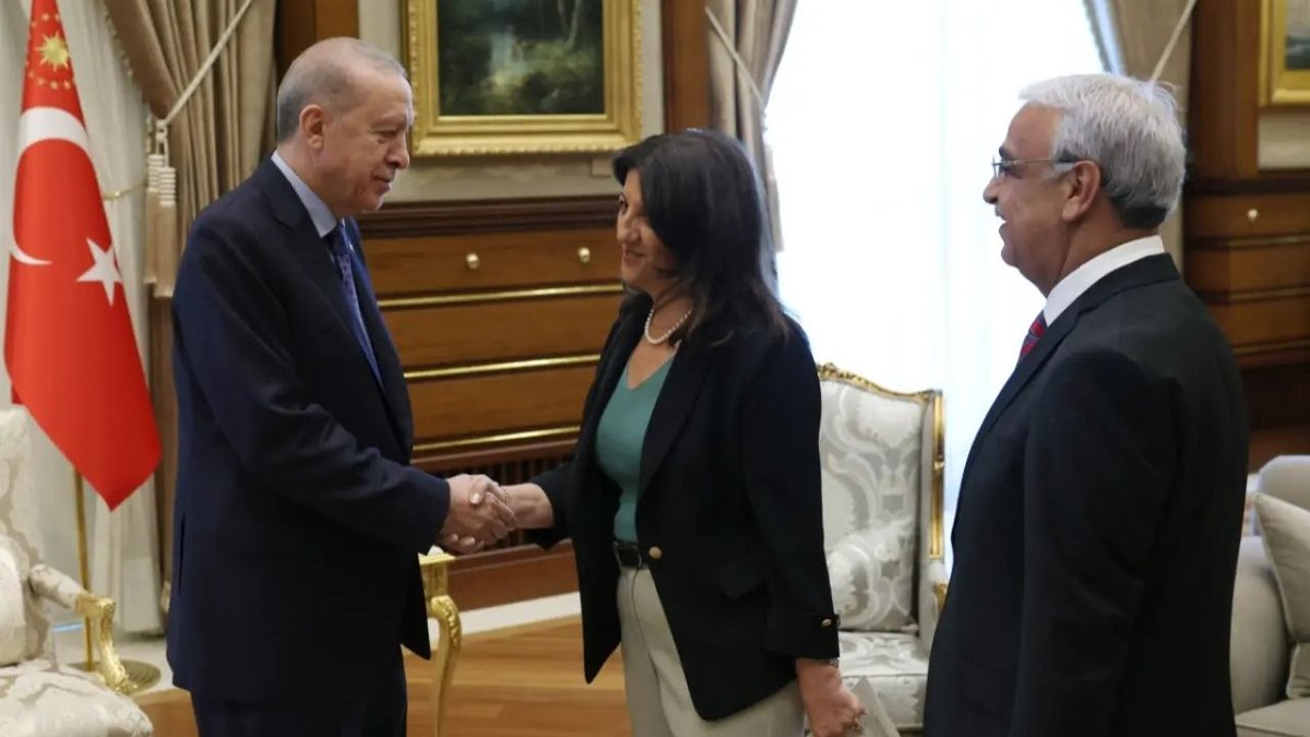 Çerçeve Yasa Sonrası Erdoğan Ve DEM Parti İmralı Heyeti Bir Araya Geldi