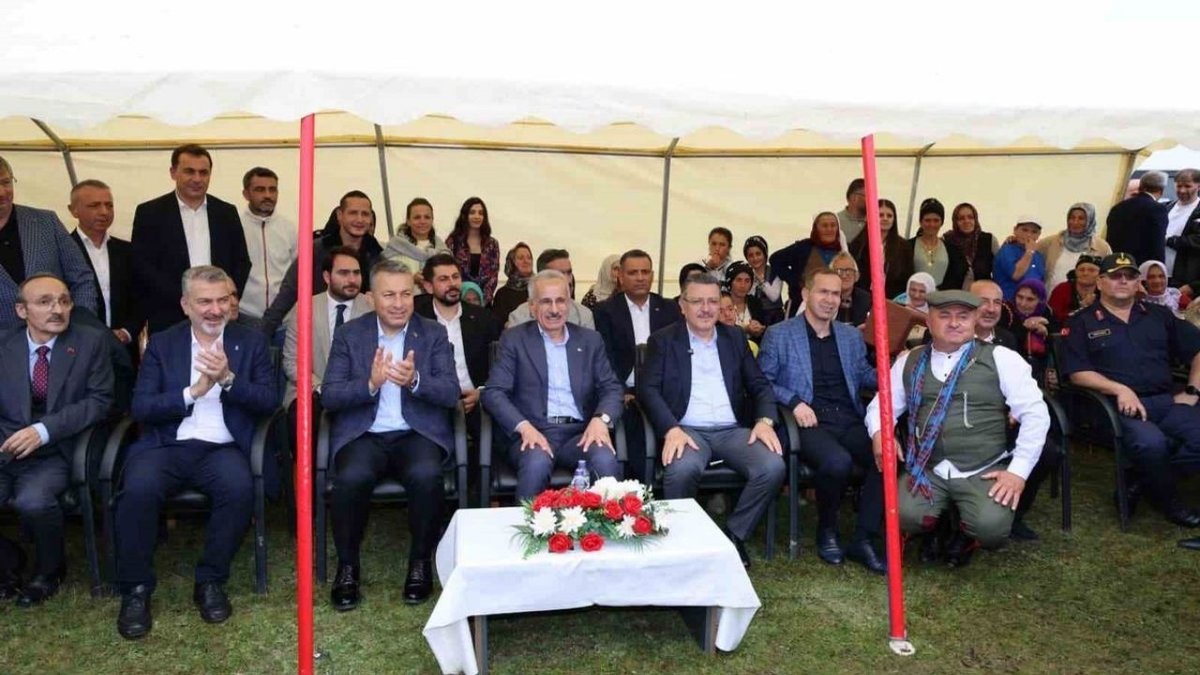Bakan Uraloğlu: Honefter Yayla Şenliği Birlik Ve Kardeşlik Mesajı Veriyor