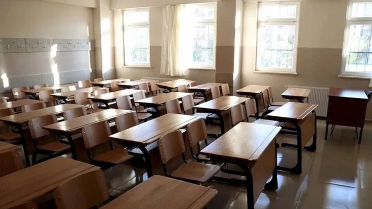 MEB’den 81 İle Yeni Eğitim Yılı Genelgesi: Kayıt Ücreti Alınmayacak, Telefon Yasağı Sürecek