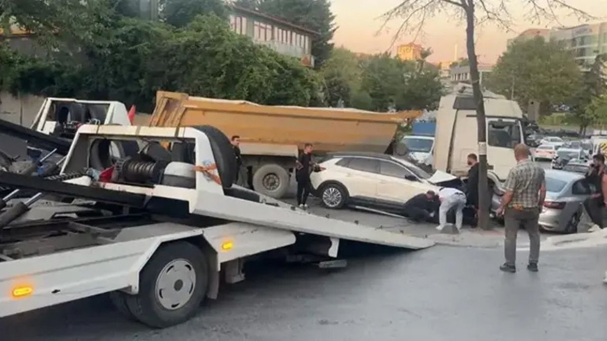 Esenler’de Freni Boşalan Hafriyat Kamyonu 7 Aracı Biçti