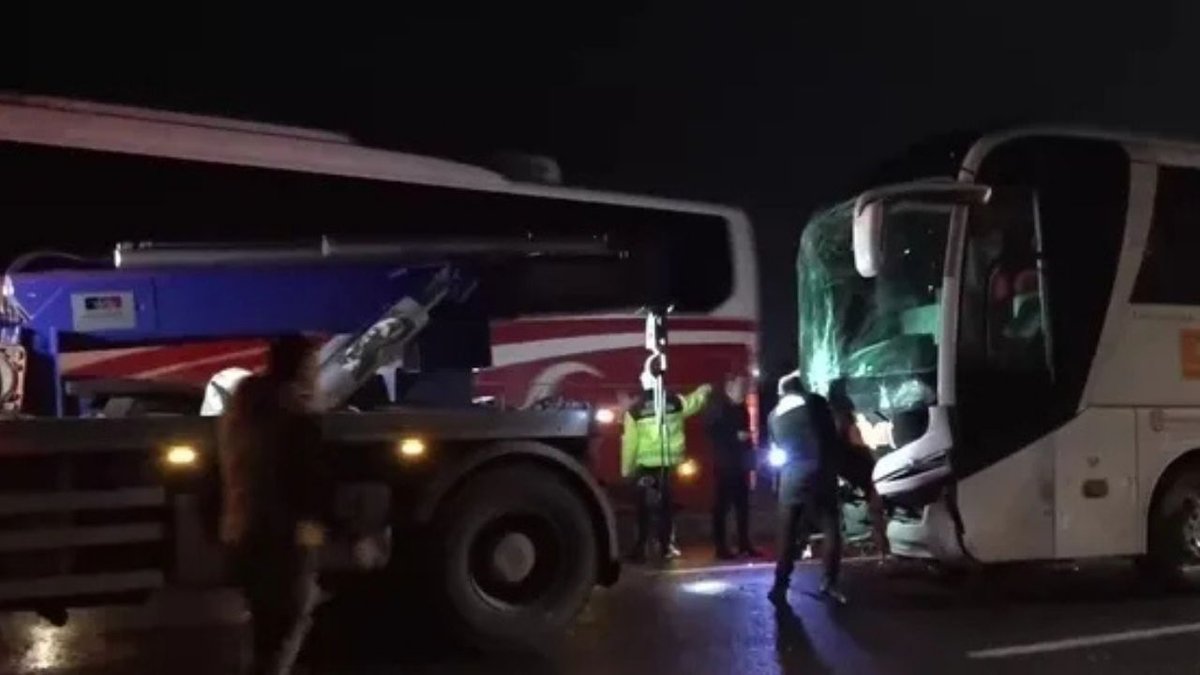 Son Gelişme: Sakarya'da Zincirleme Trafik Kazası... 13 Yaralı!