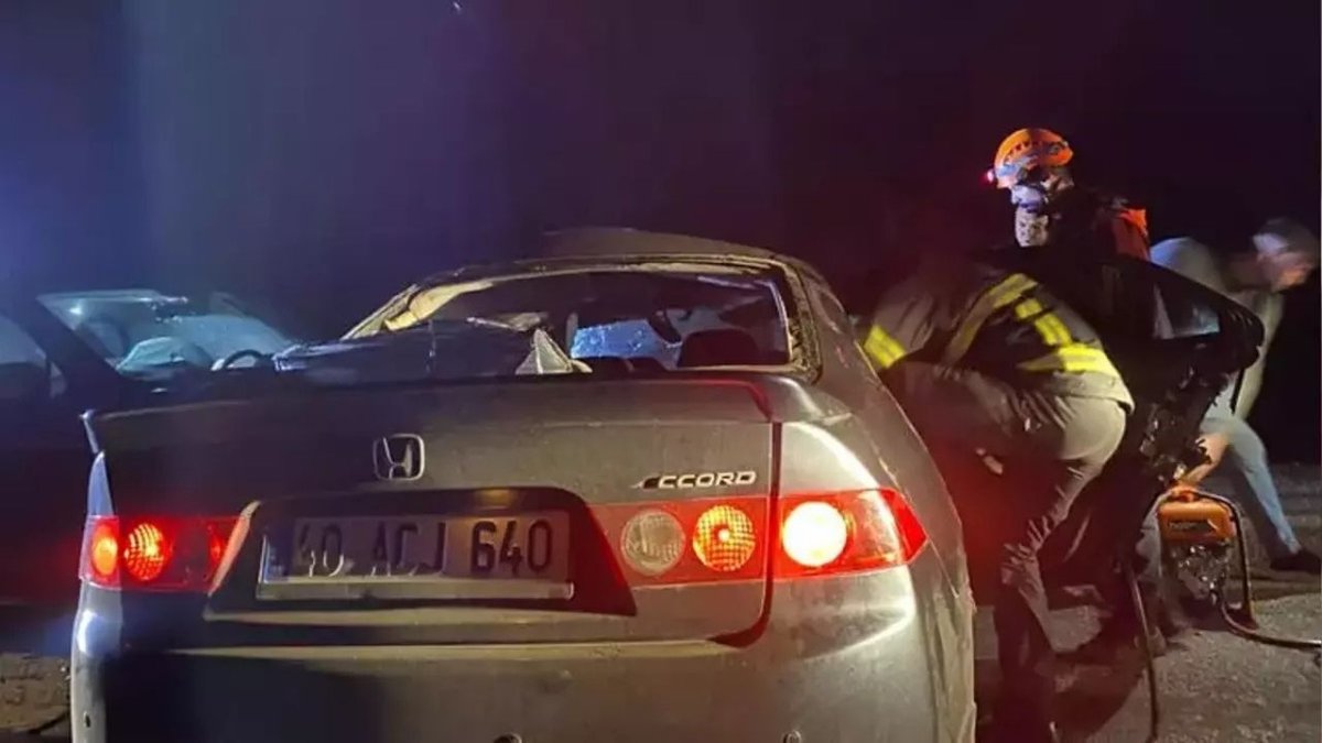 Kırşehir’de iki otomobil çarpıştı: 6 kişi yaralandı