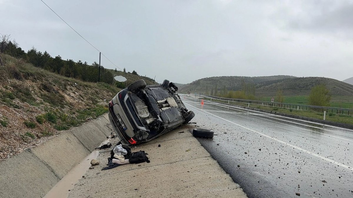 Afyon’da Korkutan Kaza! 1 Yaşındaki Bebek de Yaralılar Arasında