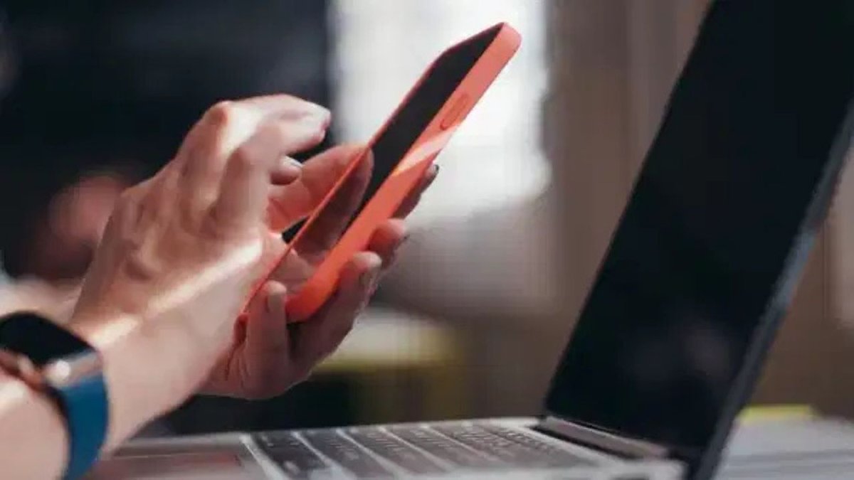 WhatsApp, Avatar Özelliğini Kaldırıyor: Profil Avatarları Tarihe Karışıyor
