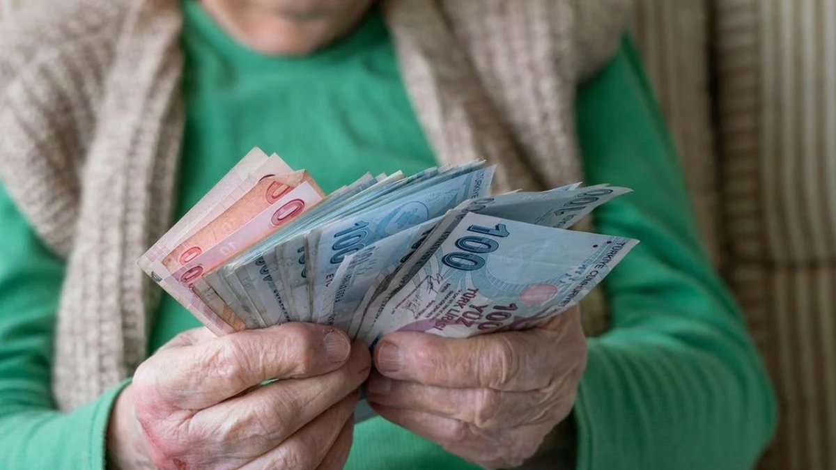 Emekliler Dikkat: Maaş ve Bayram İkramiyeleri 17-22 Mayıs Arasında Hesaplarda