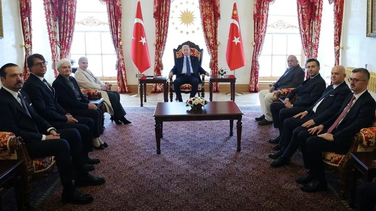 Başkan Erdoğan’dan 27 Mayıs Mesajı: Menderes Ve Dava Arkadaşlarının Aileleriyle Tarihi Buluşma