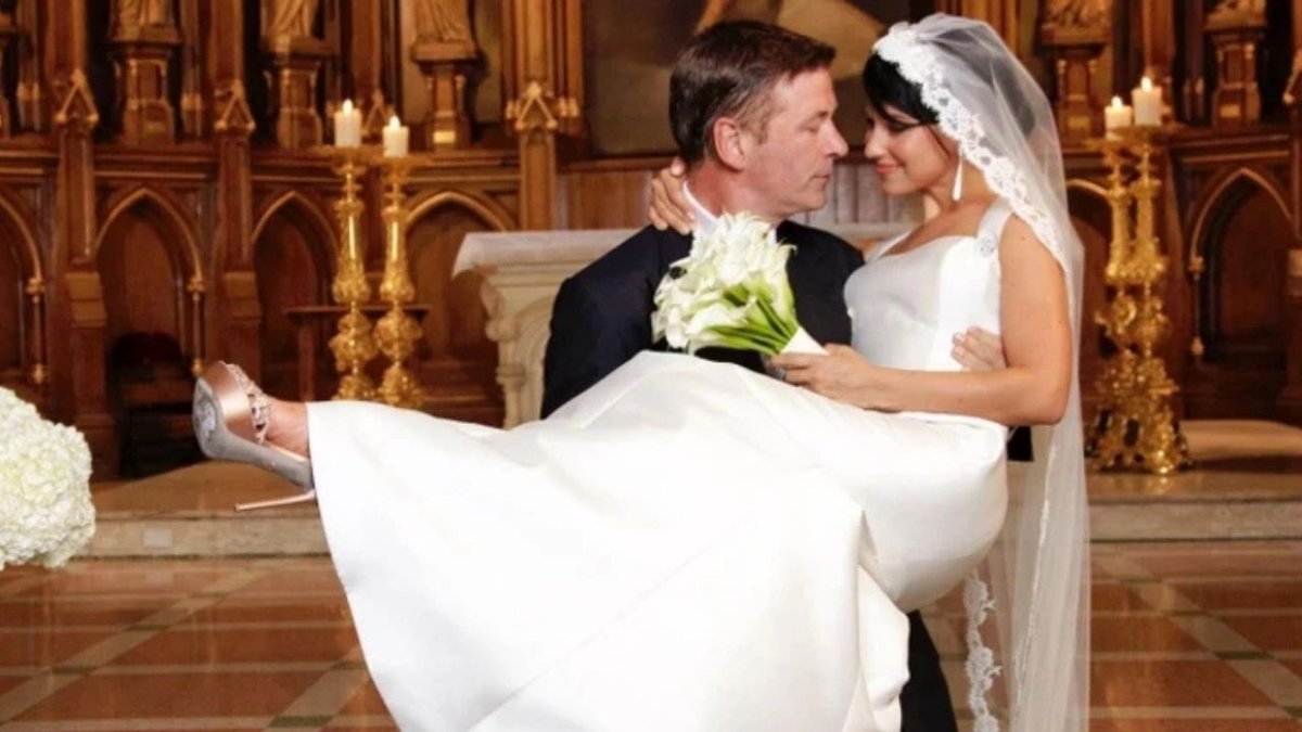 Alec Baldwin ile Hilaria Baldwin’in 26 Yaşlık Yaş Farkı Gündem Oldu: “Zıt Kutuplar Bizi Birleştiriyor”
